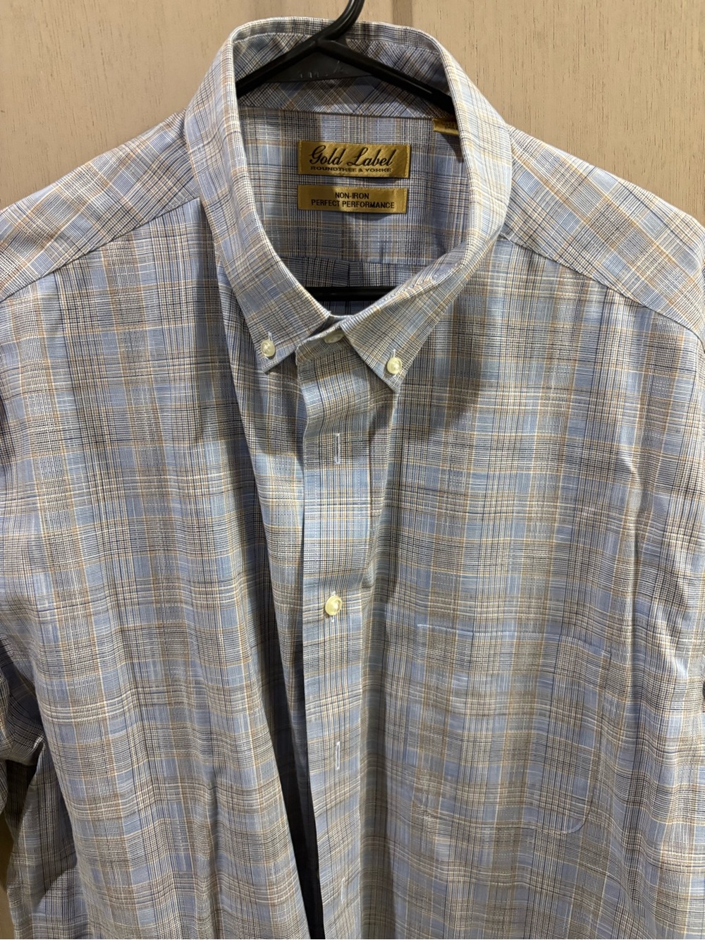 Roundtree & Yorke Light Blue and Cream Plaid Dress Shirt